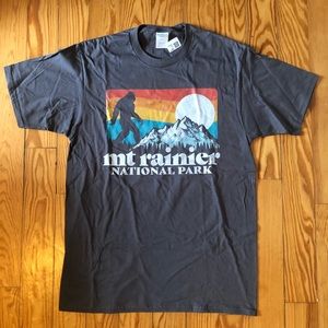 Mt Rainier National Park Tee Men’s M Vintage look